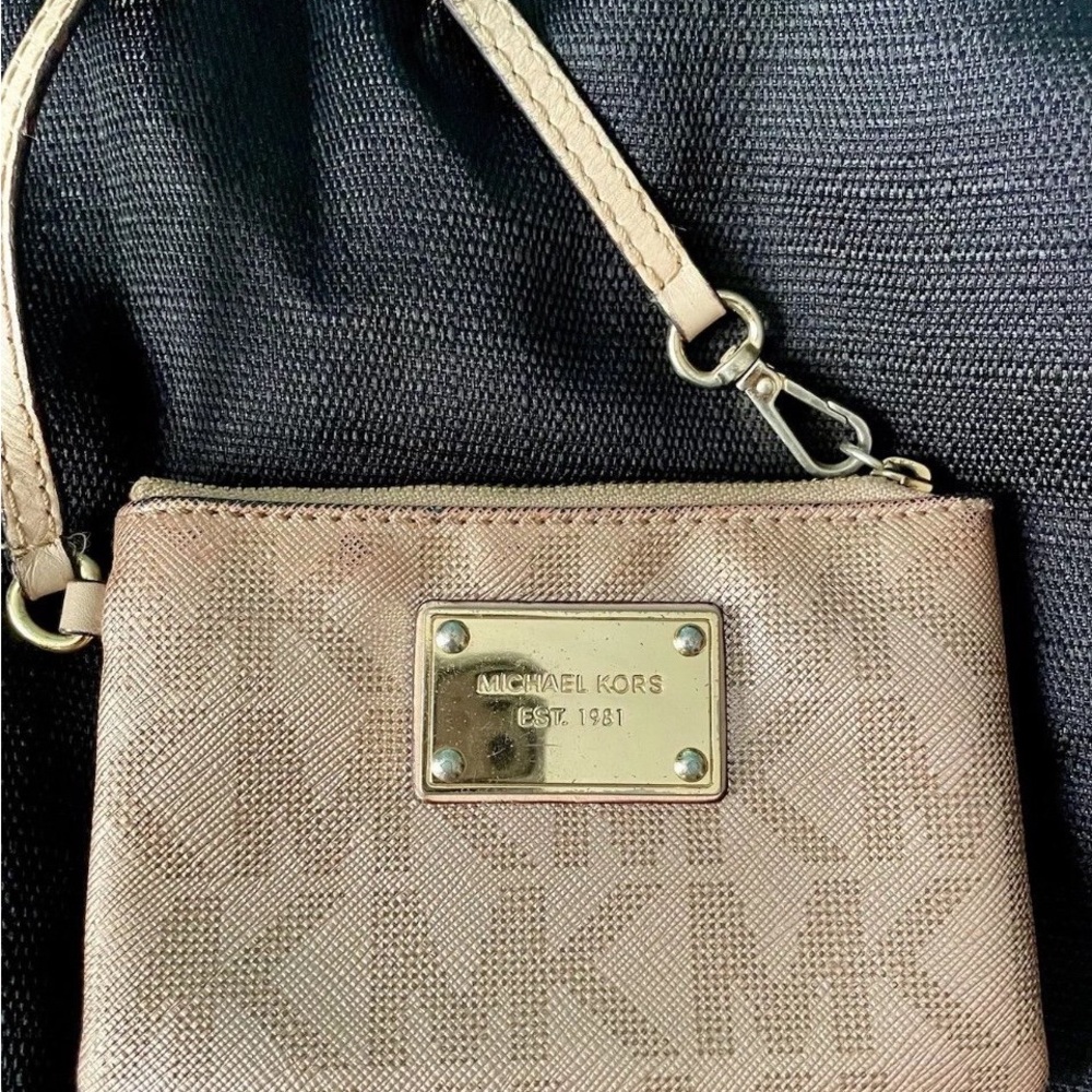MICHAEL KORS Jet Set Charm Rose Gold MK Signature Clutch Wristlet Wallet. NEW - Picture 4 of 6